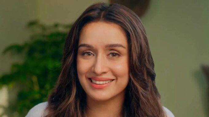 Shraddha Kapoor replying to troll about messy room in viral dance video