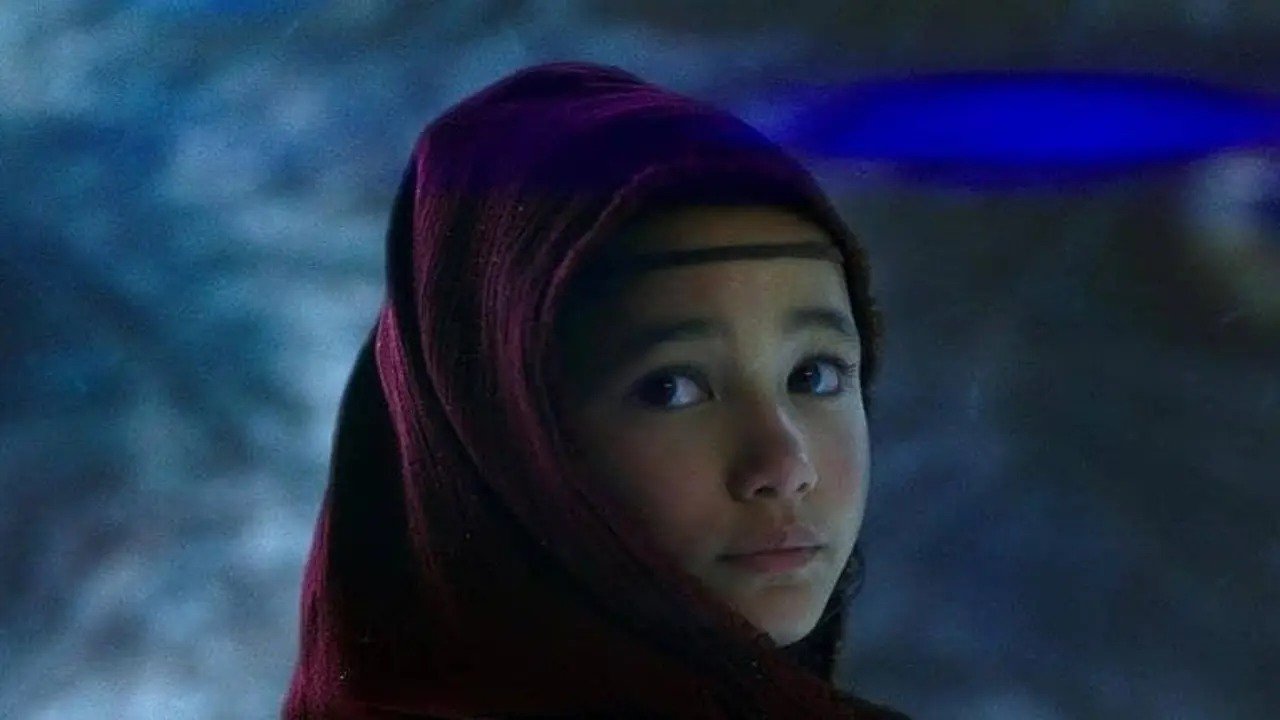 Kaylee Hottle, the young actor who portrayed Jia in the Godzilla x Kong films, has died at the age of 18 following a tragic car accident.