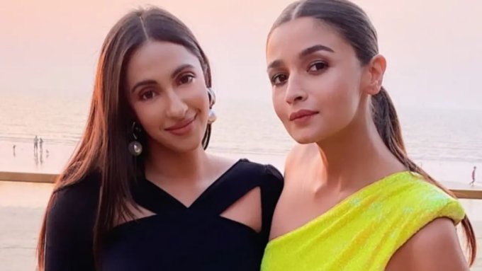 Alia Bhatt dances to Maahi Ve at Akansha Ranjan Kapoor's cocktail party